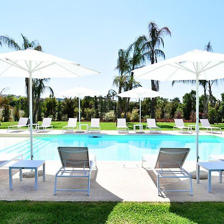 Borgo Fiorito Relais Bed & Breakfast ปาราบิตา ภายนอก รูปภาพ