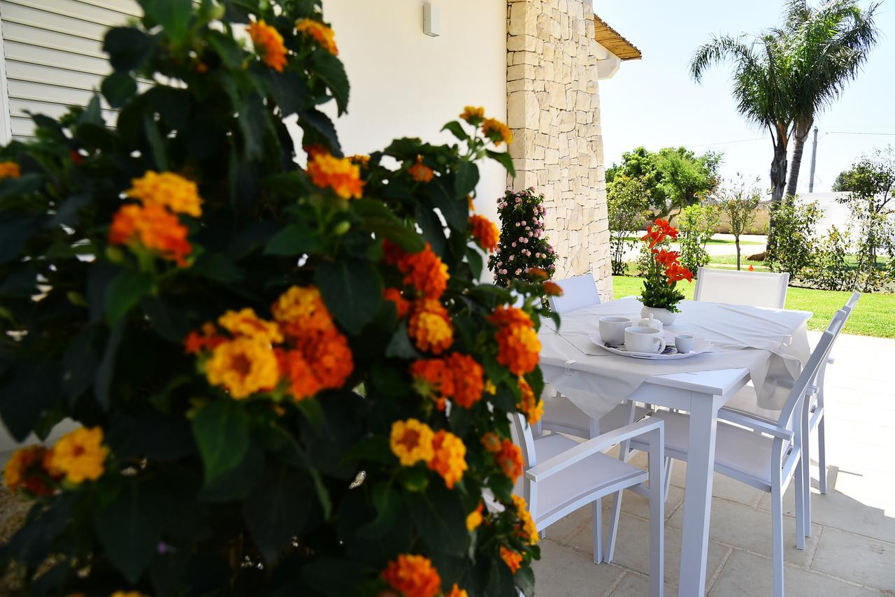 Borgo Fiorito Relais Bed & Breakfast ปาราบิตา ภายนอก รูปภาพ