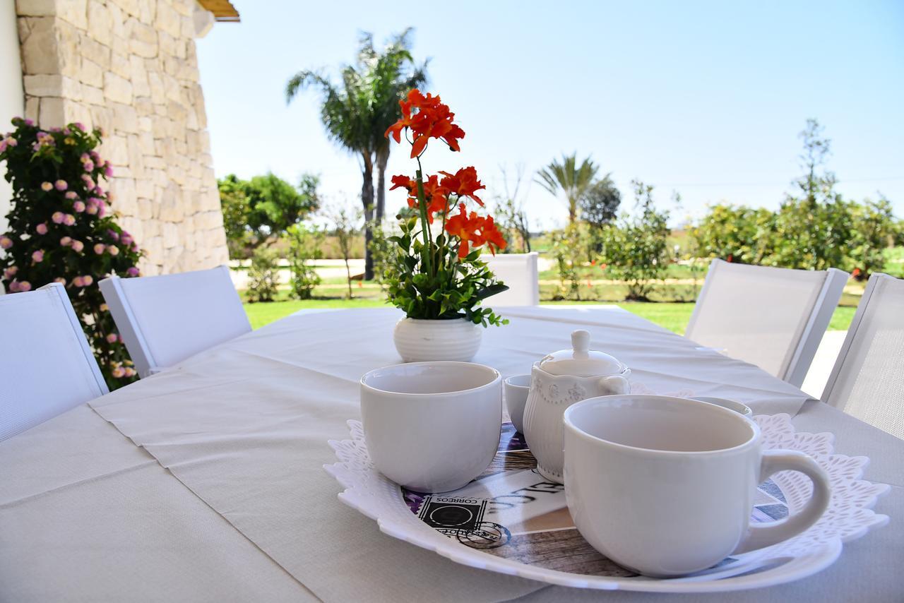 Borgo Fiorito Relais Bed & Breakfast ปาราบิตา ภายนอก รูปภาพ