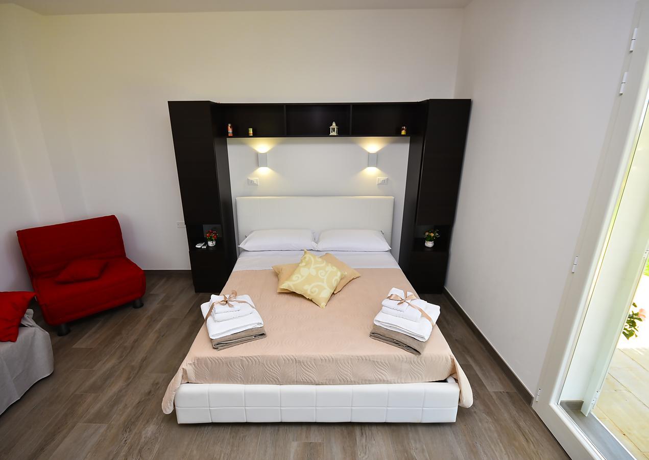 Borgo Fiorito Relais Bed & Breakfast ปาราบิตา ภายนอก รูปภาพ