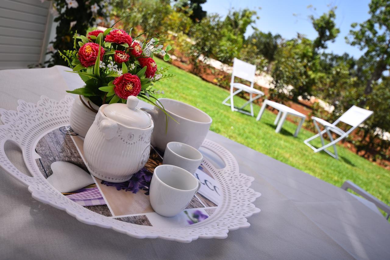 Borgo Fiorito Relais Bed & Breakfast ปาราบิตา ภายนอก รูปภาพ