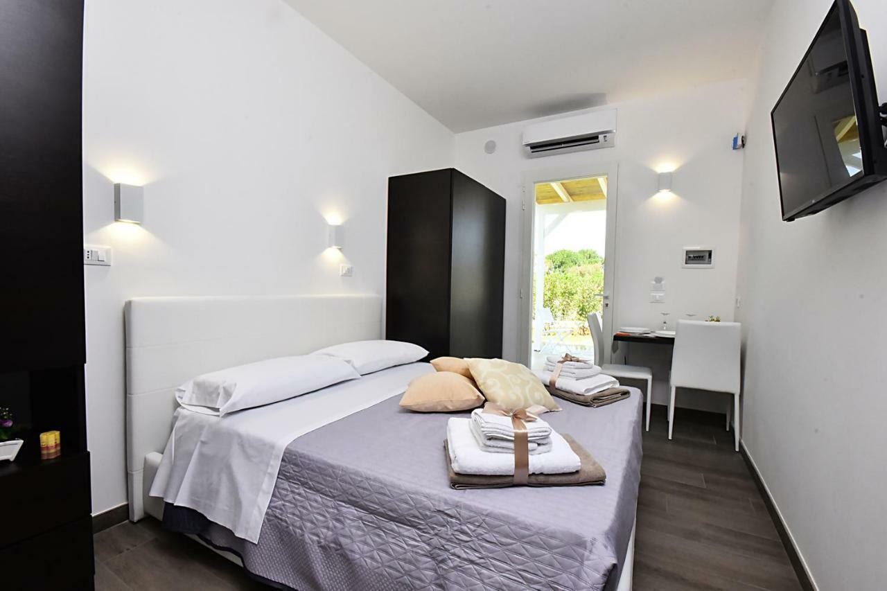 Borgo Fiorito Relais Bed & Breakfast ปาราบิตา ภายนอก รูปภาพ